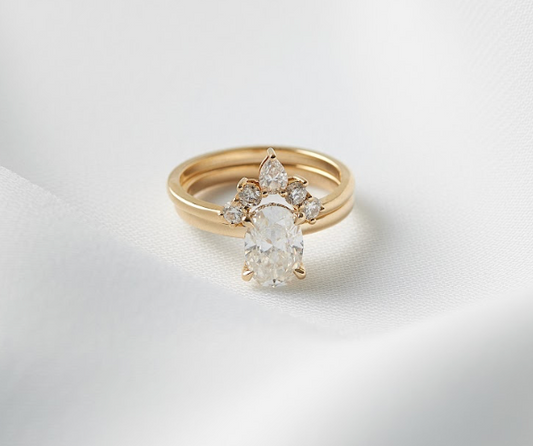 What is the Oval Diamond Bow Tie Effect?