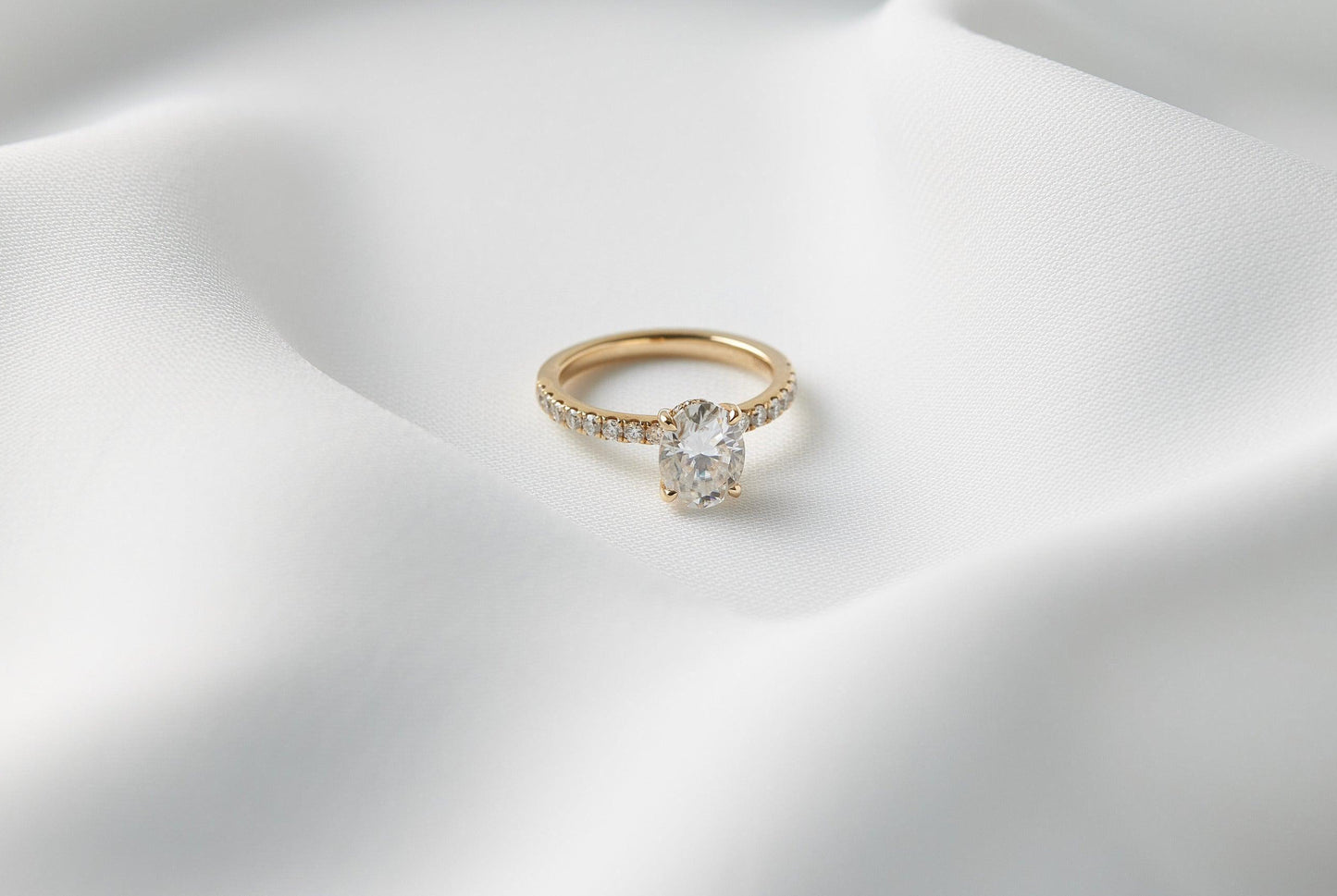 Oval Full Pavé Diamond Engagement Ring - Moissanite Engagement Rings