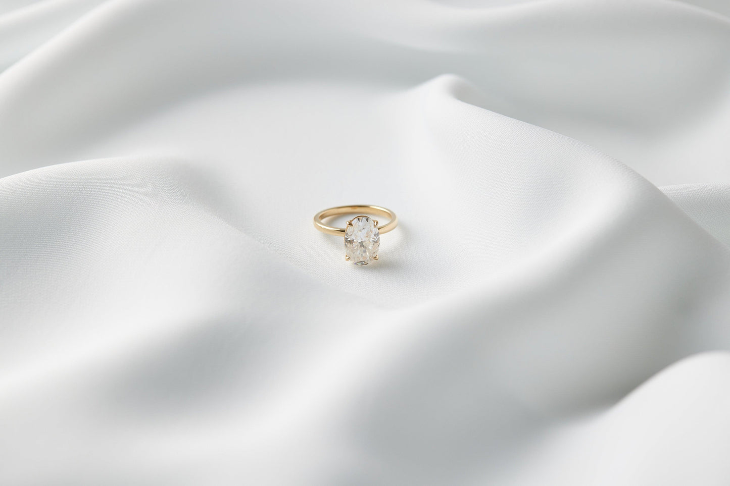 Oval Solitaire Diamond Engagement Ring - Moissanite Engagement Rings