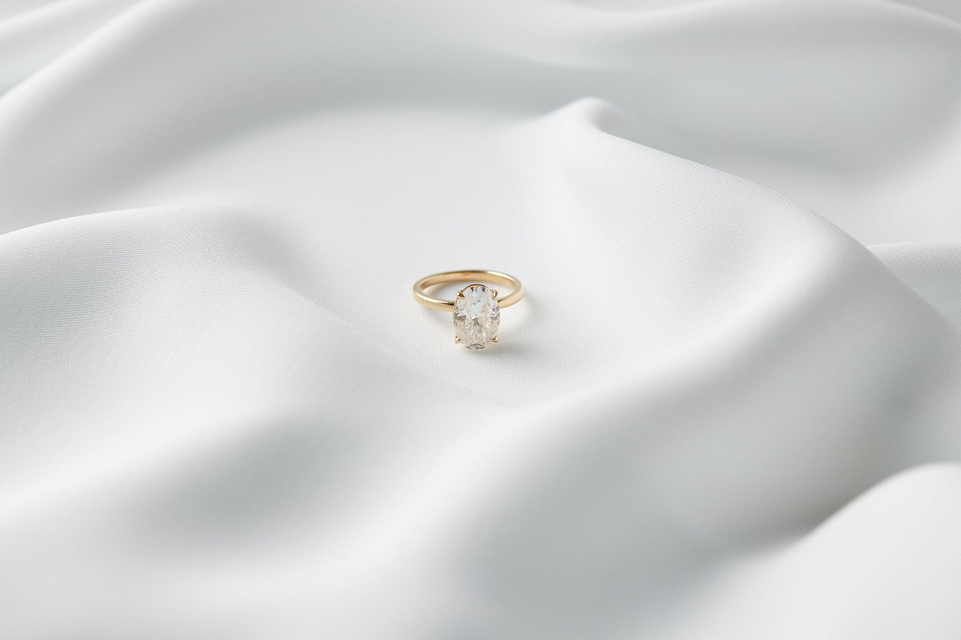 Oval Solitaire Diamond Engagement Ring - Moissanite Engagement Rings