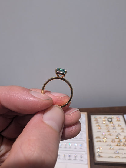 2ct Emerald Blue-green Moissanite 18K Yellow Gold Size L