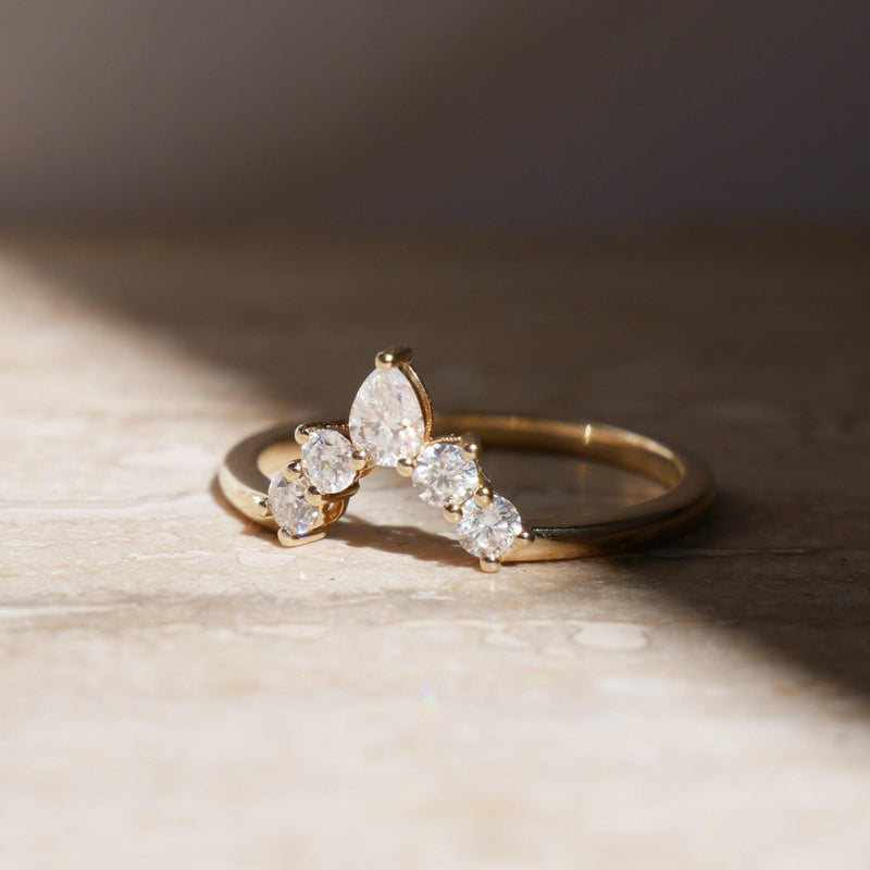 Curved Cluster Moissanite Wedding Band