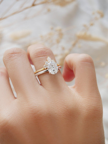 Curved Cluster Diamond Wedding Band - Moissanite Engagement Rings