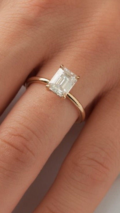 Emerald Solitaire Diamond Engagement Ring - Moissanite Engagement Rings