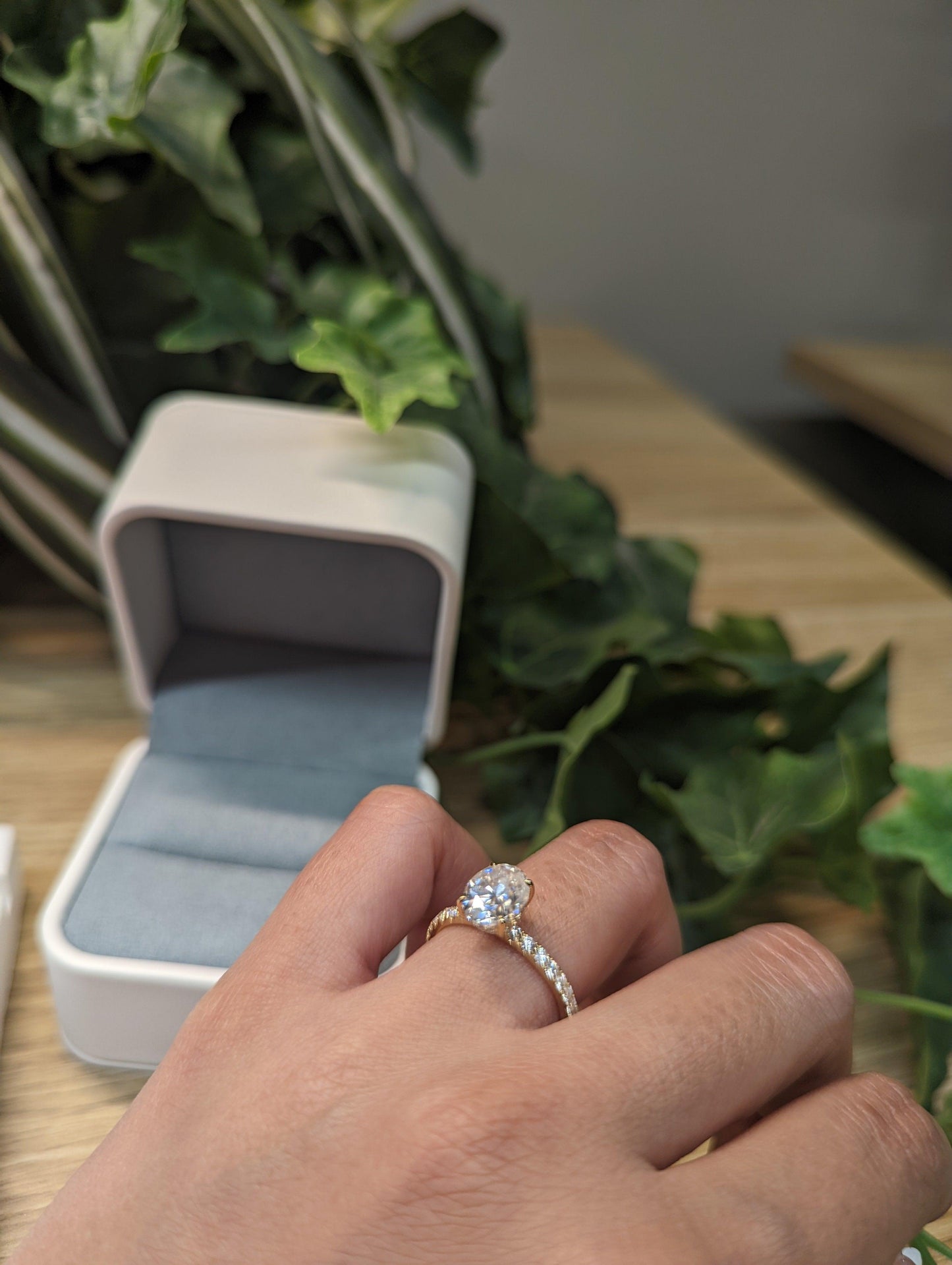 Oval 4 Claw With Full Pavé - moissaniteengagementrings