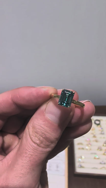 2ct Emerald Blue-green Moissanite 18K Yellow Gold Size L