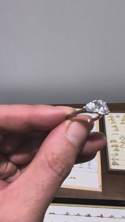 2ct Round Trilogy