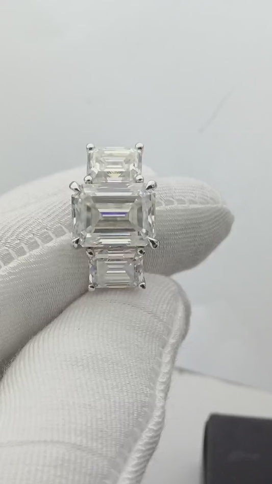 Emerald Platinum Trilogy Gold Band Moissanite Engagament Ring